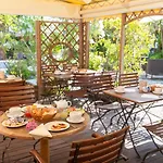 La Pace Hotel
