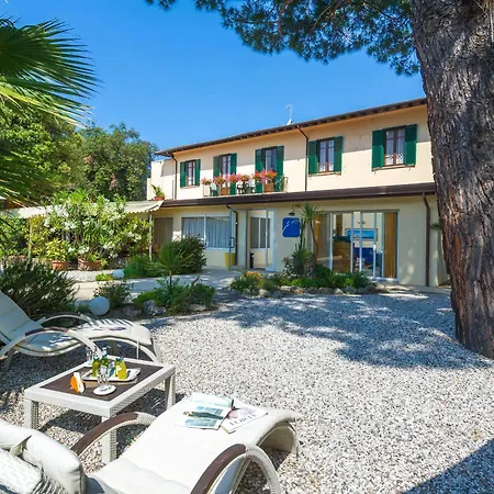 La Pace Hotel