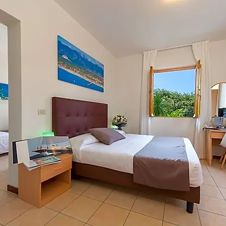 La Pace Hotel