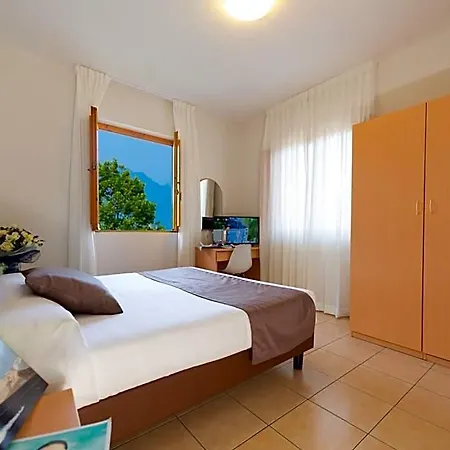 La Pace Hotel