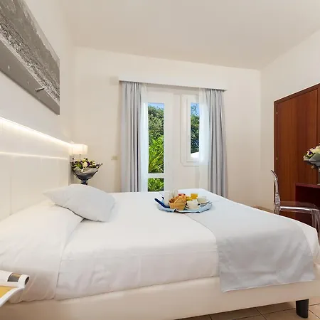 La Pace Hotel
